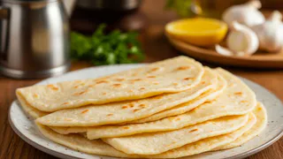 Чесночные лепешки из жидкого теста за 3 минуты: пекутся быстрее, чем вы успеете вскипятить чайник