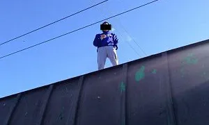 Жена погибшего в Михайлове: фотография на поезде - мечта Дениса