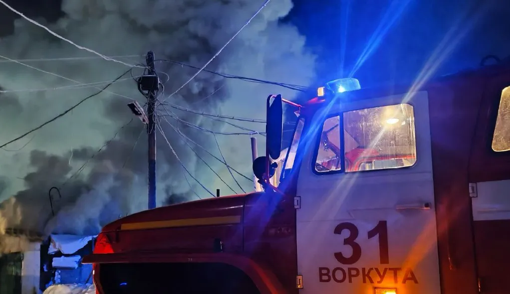 В Коми 17 пожарных Койгородского района и Воркуты ликвидировали два возгорания