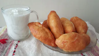 Что добавляют опытные хозяйки в тесто для пирожков, чтобы они были нежными и мягкими даже на следующий день