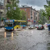 Ливни, паводки и жара до +27°: синоптики предупредили россиян о погоде, которая накроет на выходных