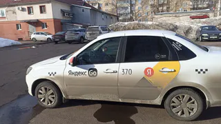 В Казанском аэропорту три таксиста-нелегала напали на полицейских