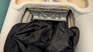 Теперь стираю куртки дома только так: прачка подсказала идеальный способ