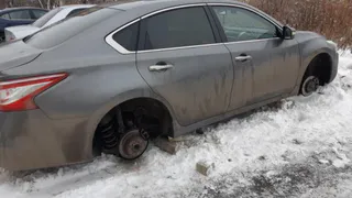 В Брянске «разули» автомобиль заместителя прокурора