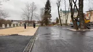 У больницы «Красный крест» во Владимире строят новую парковку на 30 машин