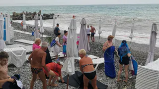 Теперь это строго запрещено, отпуск испорчен: на пляжах Анапы ввели полный запрет на купание в Черном море