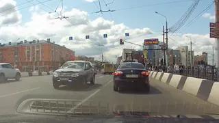 "Чешет против шерсти": на Первомайском проспекте сняли водителя, едущего по встречке