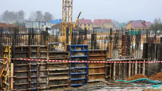 В Александрове строительство новой школы стоимостью в 1 миллиард рублей отстаёт от графика