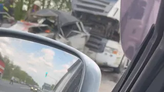 В Рязанском районе произошло серьезное ДТП с участием фуры и легковушки