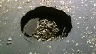 В рязанском парке культуры обвалился асфальт