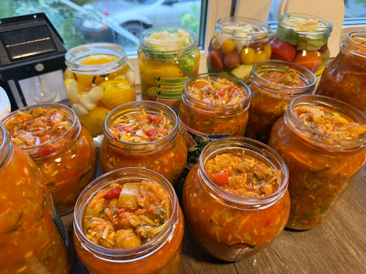 Готовлю овощной салат по методу тещи из Краснодара: 4 банки съедаем за неделю зимой