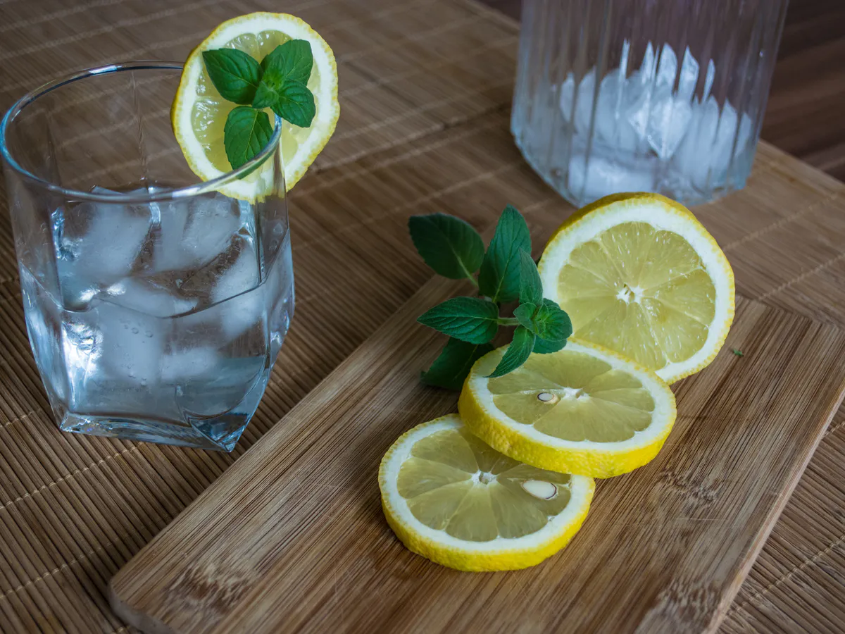 Кока-колой не угощаю! Мой домашний лимонад приводит гостей в восторг: рецепт до безобразия прост, а эффект — вау