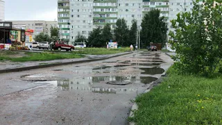 Ливень в Пензе затопил проспект Строителей и вывел из строя восемь двигателей