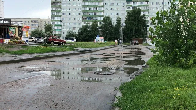 Ливень в Пензе затопил проспект Строителей и вывел из строя восемь двигателей