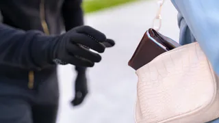 В Меленковском районе задержали мужчину за кражу пяти тысяч рублей у пенсионерки