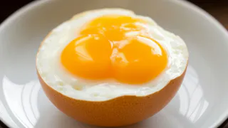 Вот что случиться, если съесть яйца с двумя желтками – запомните раз и навсегда