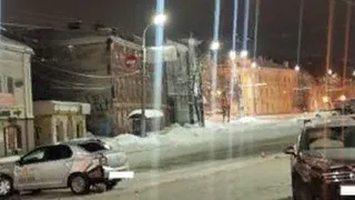 Таксист сломал ключицу в ДТП на набережной в Брянске