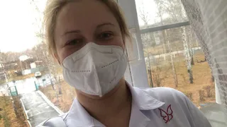 "Работаем с шести утра до полуночи": 29-летняя врач из Челябинска лечит бойцов в ДНР