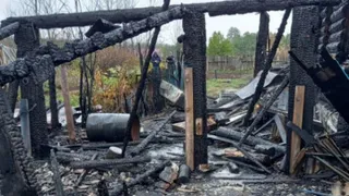 В Ухтинском поселке на месте пожара найдено тело мужчины