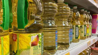Это масло берите по 3 бутылки: в Роскачестве назвали хорошие марки подсолнечного масла