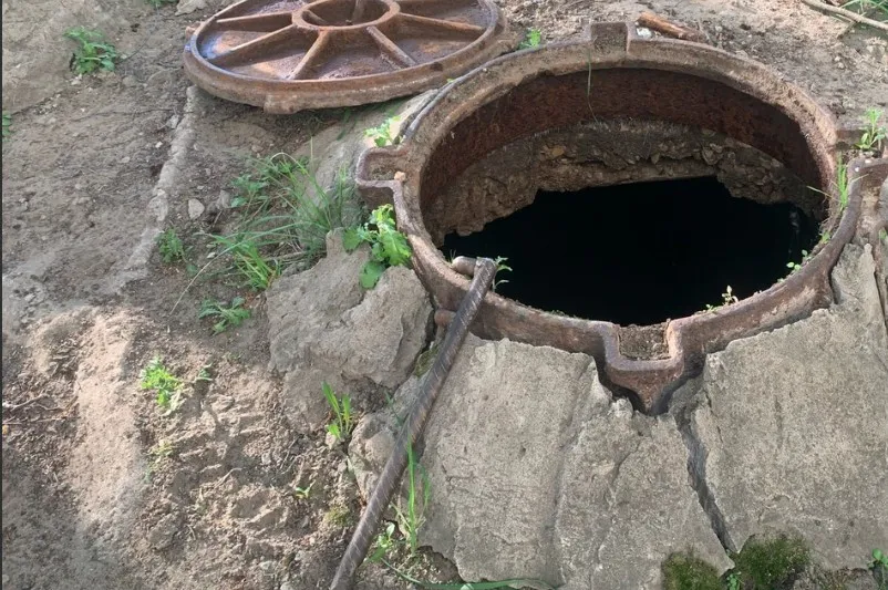 В Сыктывкаре подросток провёл 40 минут в ледяной воде заброшенного колодца