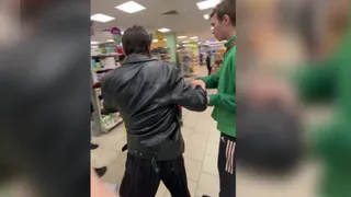 Рязанцы выгнали из супермаркета агрессивных цыган