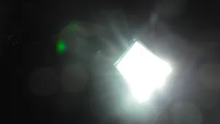 Луч прожектора на Зубковой ослепляет водителей