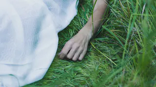 Женщина выпала из окна 7 этажа гостиницы в Рязани и погибла