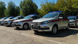 Пензенским росгвардейцам вручили 15 новых служебных авто