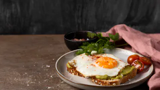 Нельзя жарить яйца на подсолнечном масле: вот почему – запомните раз и навсегда