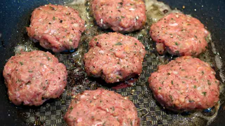 Теперь готовлю только так: эти «брежневские» котлеты тают во рту - повара готовили это блюдо генсеку постоянно. Просто рецепт