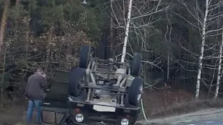 На трассе в Рязанской области опрокинулся УАЗ 