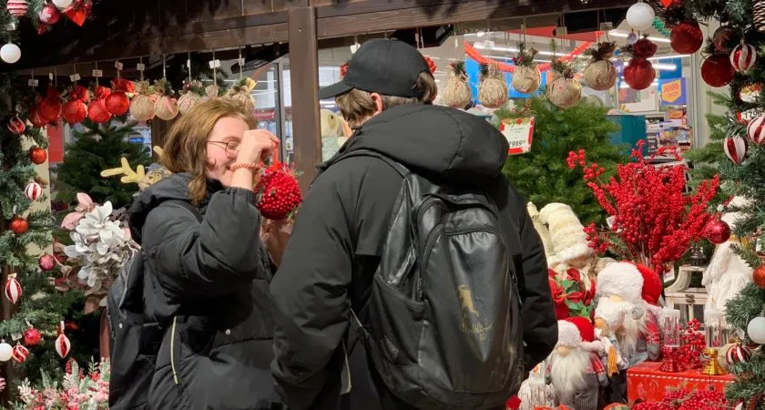 Близнецов ждет возрождение чувств, а Рыб – вихрь перемен: романтический гороскоп на неделю