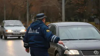 Начиная с 26 июня при выезде из населенных пунктов будут моментально лишать прав: автолюбителей ожидает неприятный сюрприз