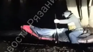 Жители Рязани устроили ночной заплыв на байдарках в затопленном Лесопарке