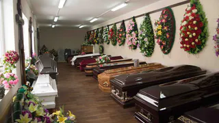 Нижнекамцы не хотят мириться с соседством салона ритуальных услуг в их доме