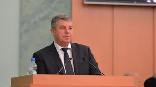 Губернатор Александр Богомаз поручил включить отопление в социальных объектах Брянска