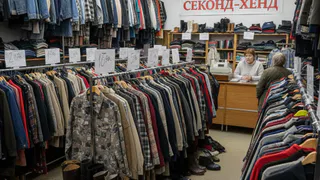 "7 лет отпахал в Секонд-Хенде": откуда берется такая дешевая одежда и мой список - что никогда не буду здесь покупать - честный отзыв