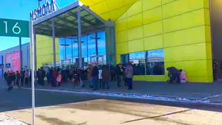 Появилось видео эвакуации людей из ТЦ "М5 Молл"