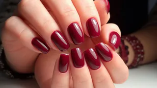 Февраль ещё не закончился — а этот оттенок уже называют главным маникюром 2026 года: идеален даже через недели