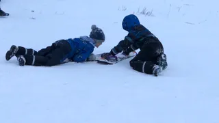 Вместо "дистанционки": из-за мороза в семи районах области школьников оставили дома