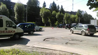 Пострадавшего в ДТП на Куйбышевском шоссе мотоциклиста увезла скорая