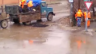 Дороги в Рязани ремонтируют в непогоду