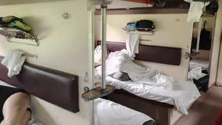 В РЖД убрали верхние полки в плацкарте: что получили пассажиры взамен и сколько стоит это удовольствие