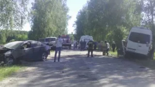 Под Выгоничами столкнулись маршрутка и легковушка: пострадали 6 человек