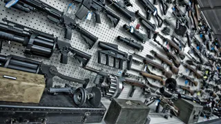 Нижнекамцы незаконно продавали оружие