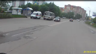 Добегался. Автобус сбил пешехода на ул.Новоселов: появилось видео с места происшествия