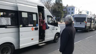 Соцсети: водитель маршрутки дважды берет деньги за проезд