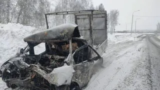 На трассе загорелся грузовой автомобиль 