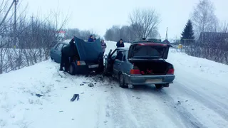 Под селом Паники водитель «пятнадцатой» врезался в Таврию